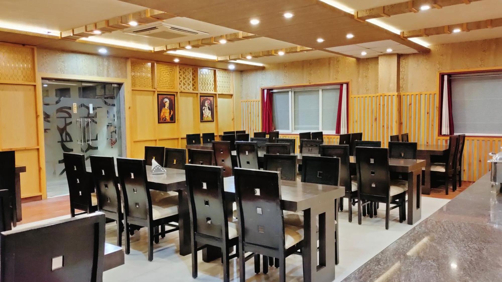 Hotel Karan Vilas Agra  Bagian luar foto